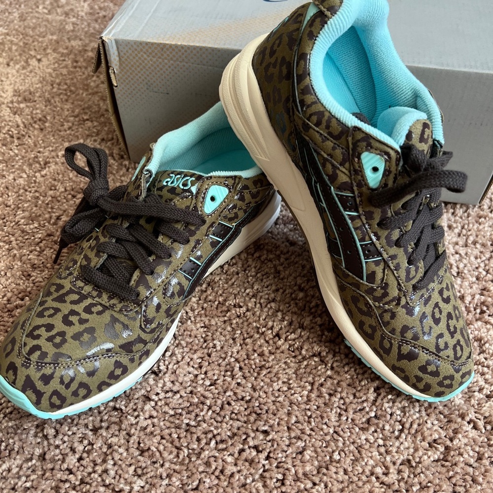 ASICS h437j gel saga mens 5.5
